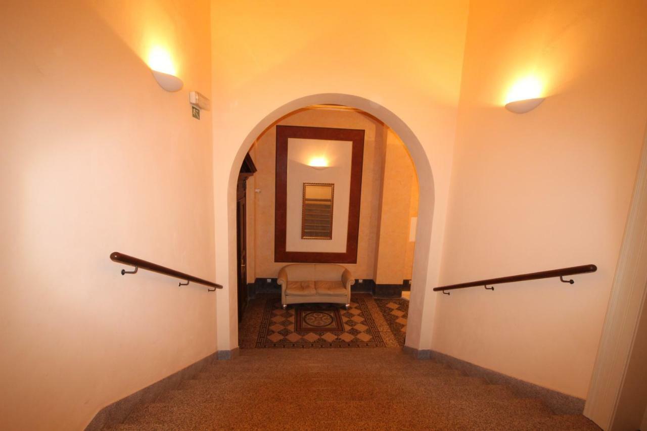 Apartment Halkova 5 Prag Exteriör bild