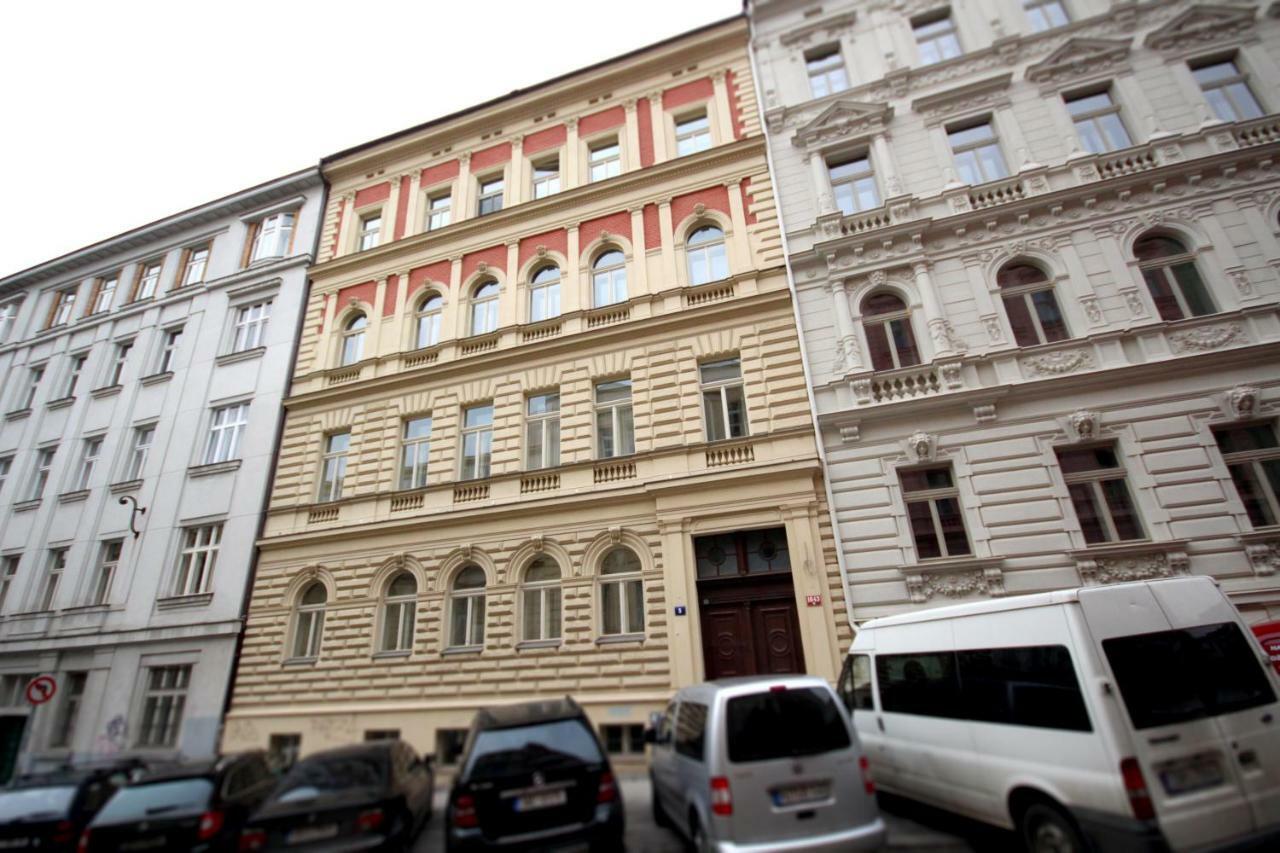 Apartment Halkova 5 Prag Exteriör bild