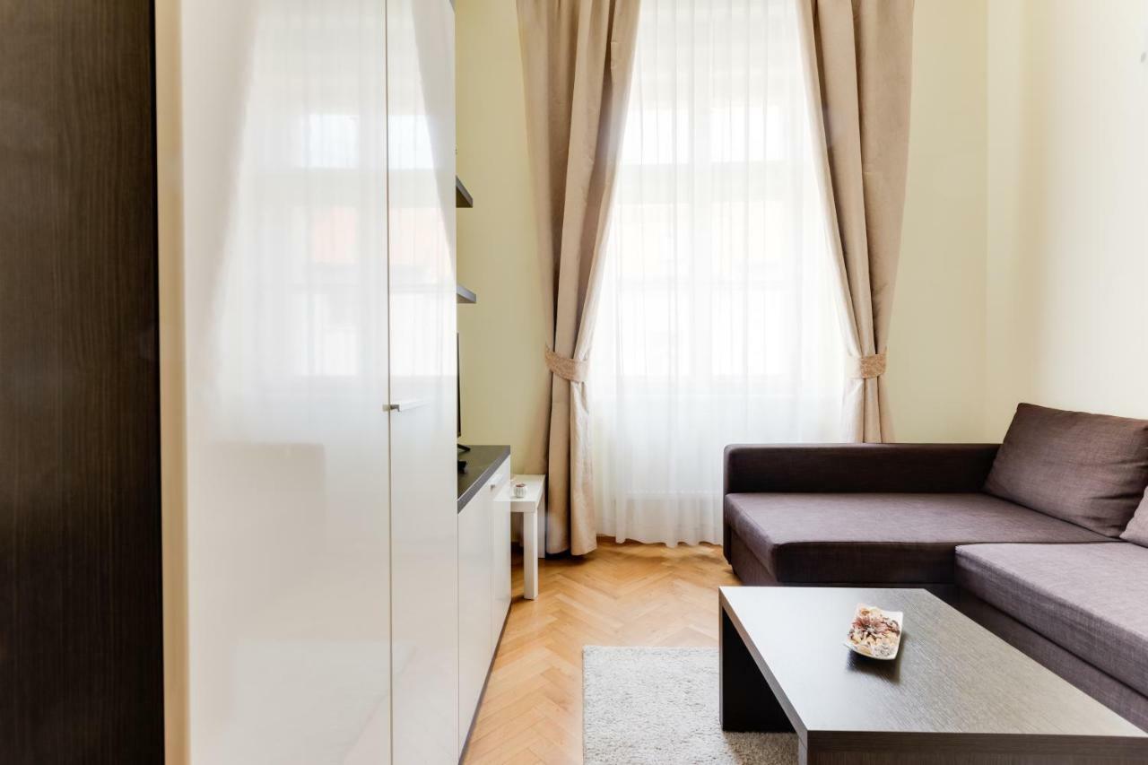 Apartment Halkova 5 Prag Exteriör bild