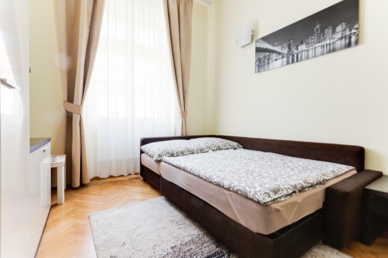 Apartment Halkova 5 Prag Exteriör bild