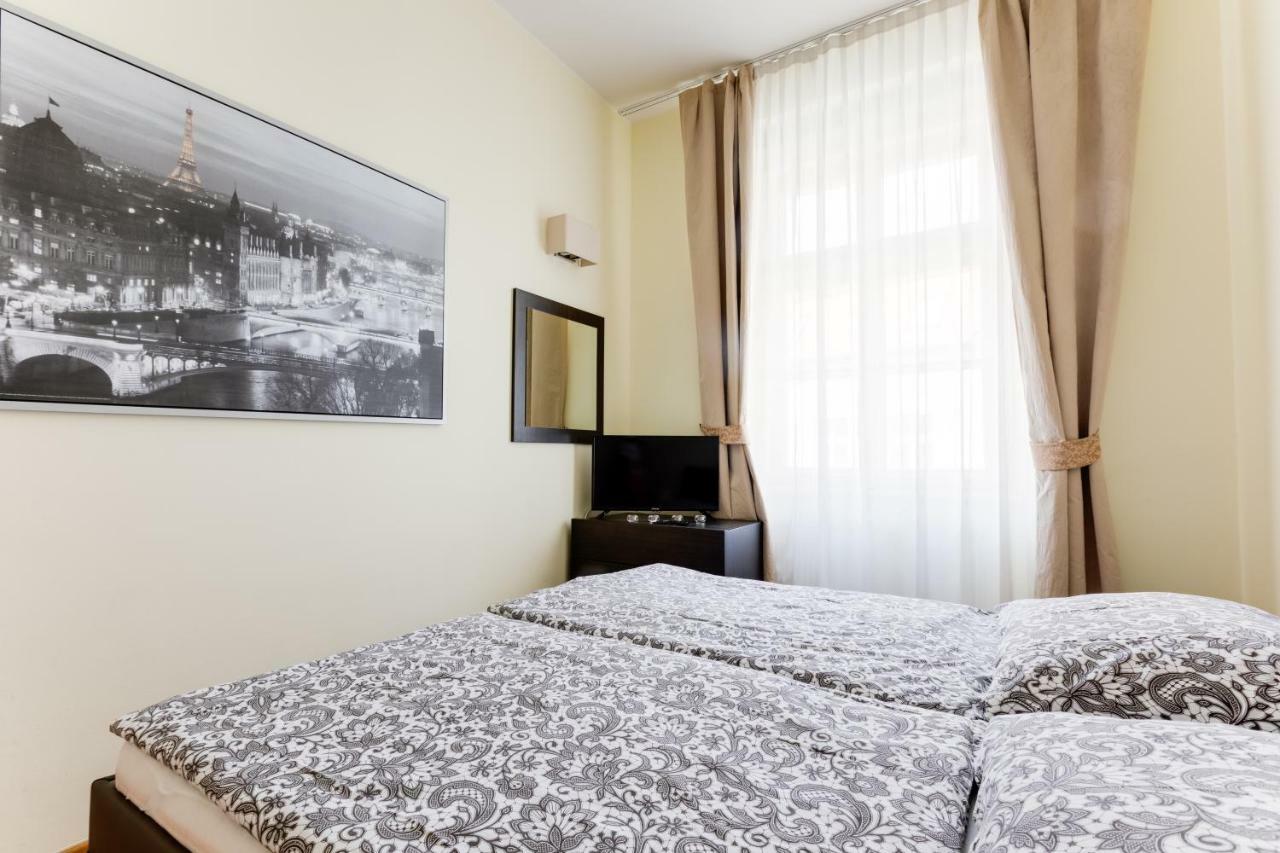 Apartment Halkova 5 Prag Exteriör bild