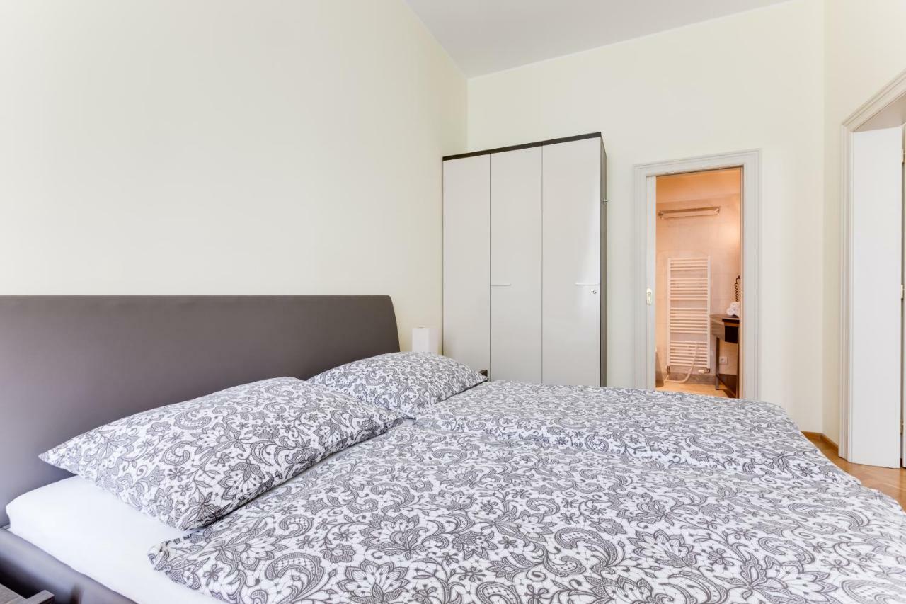 Apartment Halkova 5 Prag Exteriör bild