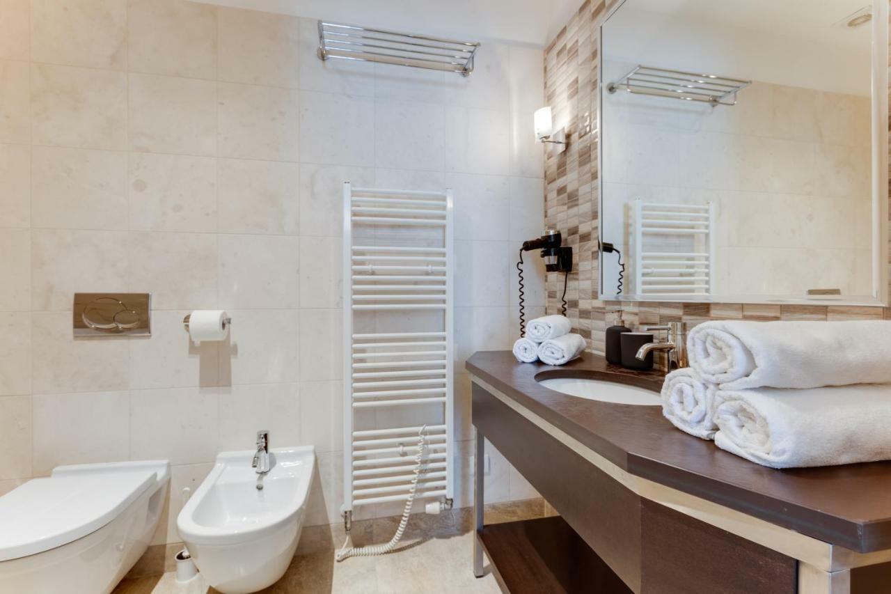 Apartment Halkova 5 Prag Exteriör bild
